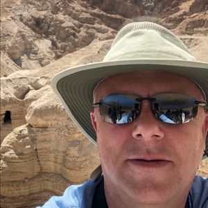 Meet your Posher, Gary